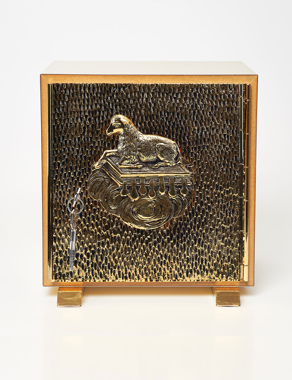 Tabernacolo in oro con porticina a forma di Agnello